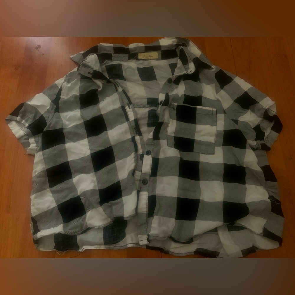 Love Notes size small cropped plaid shirt